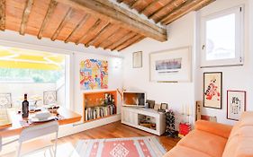 Piazza dei Cavalieri Orange Attic Apartment